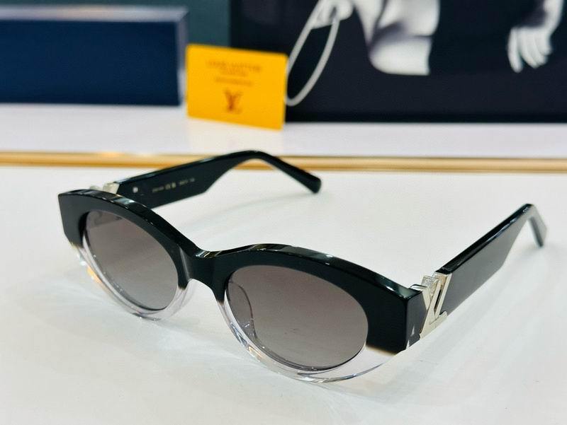 LV Sunglasses 912